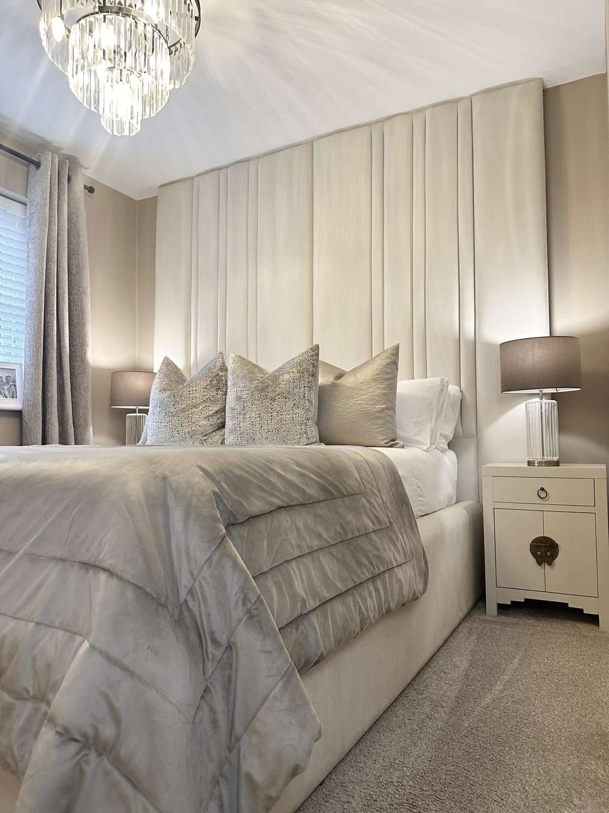 Château Wide Panelled Bedframe