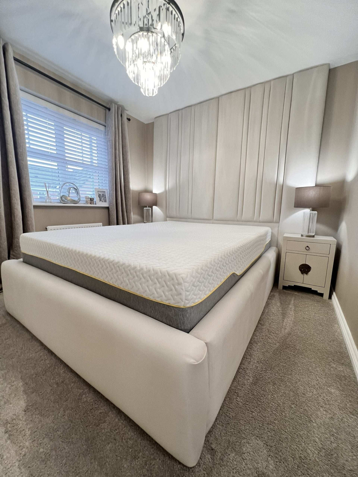 Château Wide Panelled Bedframe