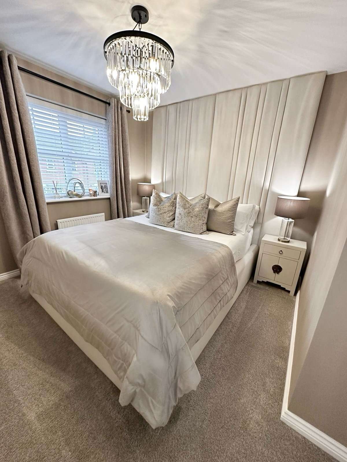 Château Wide Panelled Bedframe
